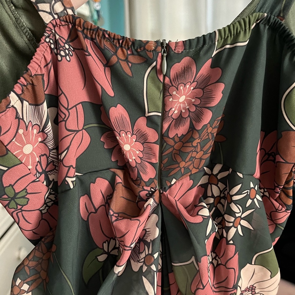 Dress - Picture 2 of 4